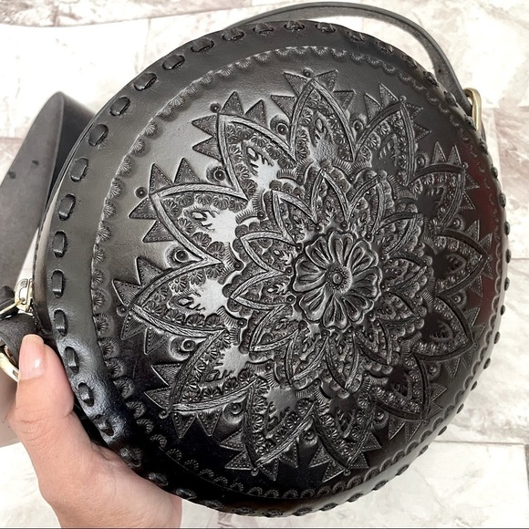 🌸Host Pick🌸 🆕 Authentic Antik Batik Round Embossed Leather Bag - Picture 7 of 8